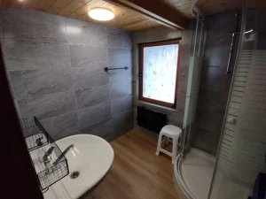 Kúpeľňa so sprchou